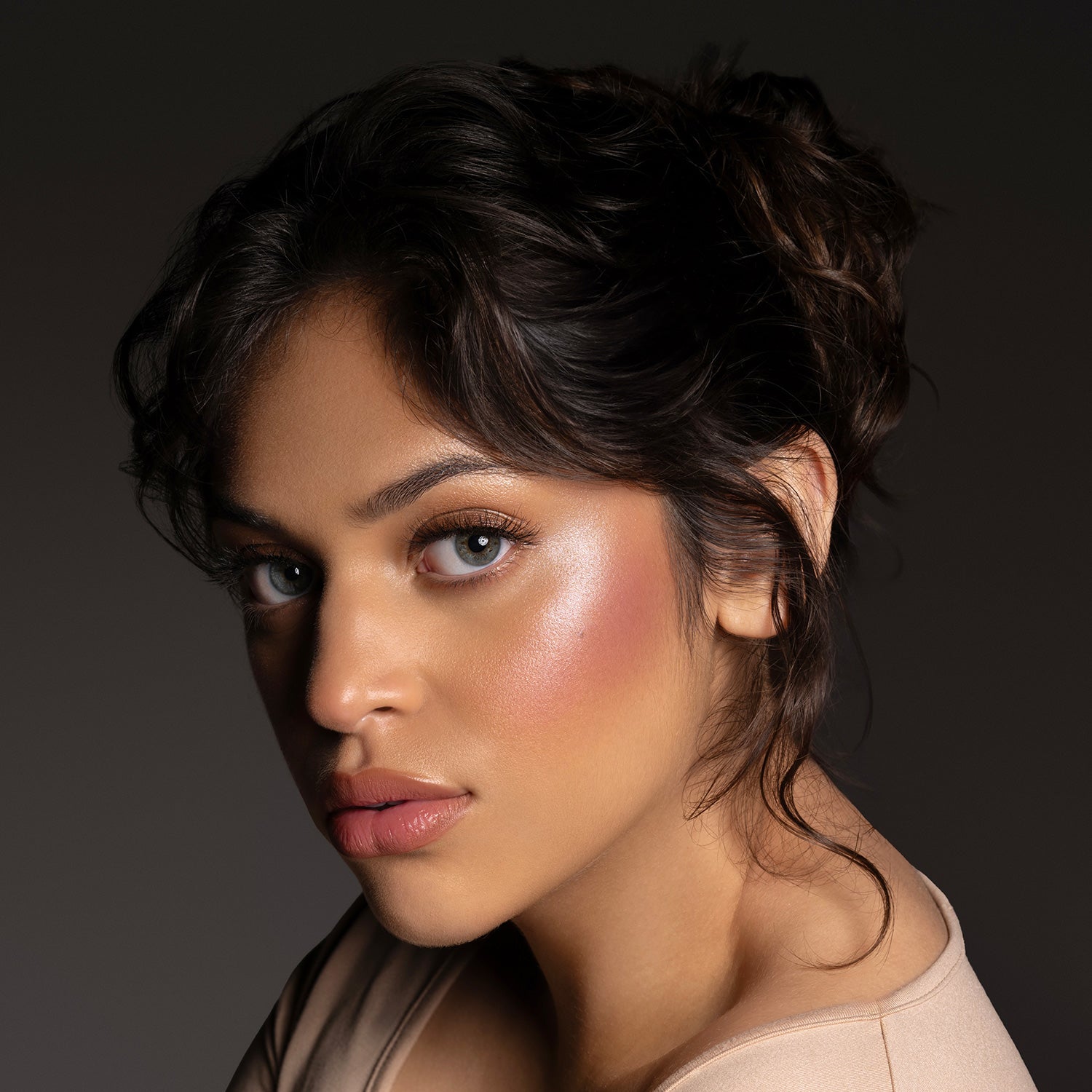 Spark Cosmetics Ethereal Glow Highlighter Model